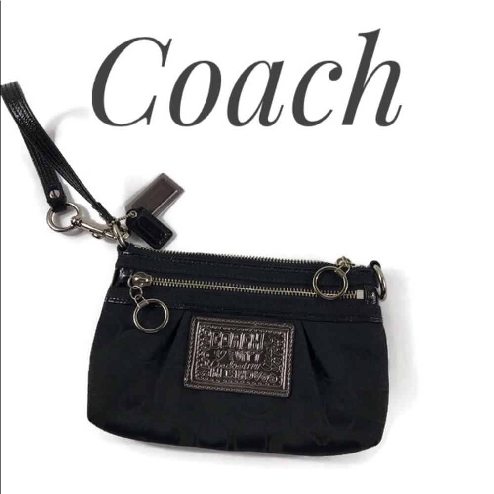 NWOT. Coach poppy wristlet